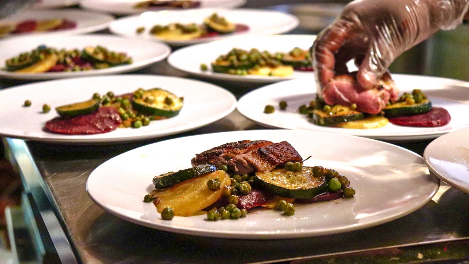 Why Hiring a Private Chef at Home This Fall Is the Ultimate Dining Experience
